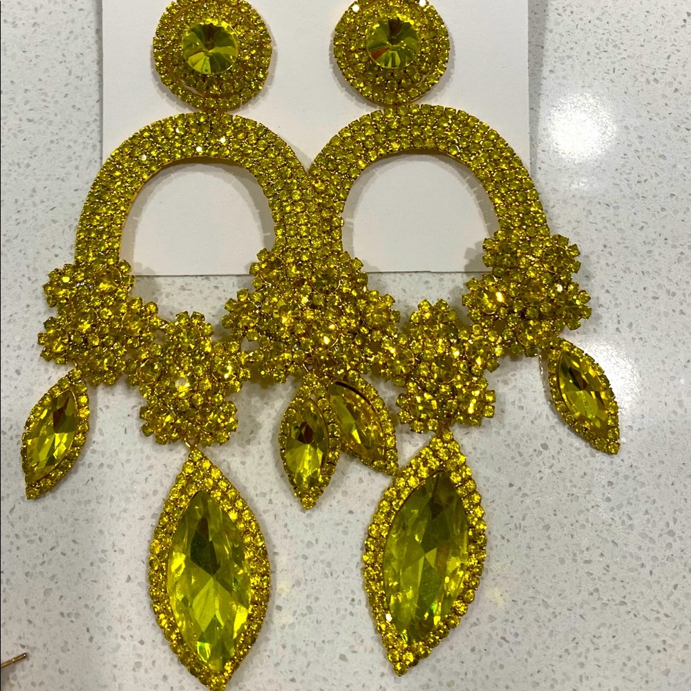 Chandelier earrings